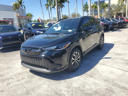 Certified 2024 Toyota Corolla Cross SE image 7