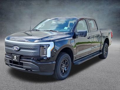 New 2025 Ford F150 Lightning XLT w/ Max Trailer Tow Package