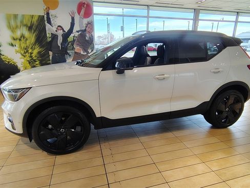 New 2026 Volvo XC40 B5 Ultra w/ Protection Package Premier image 5