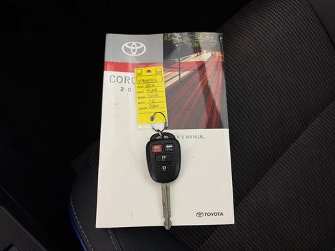 Used 2017 Toyota Corolla SE image 30