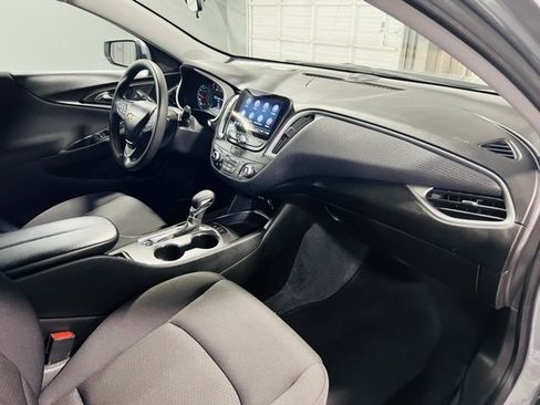 Used 2024 Chevrolet Malibu LT image 31
