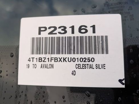 Used 2019 Toyota Avalon XSE image 35