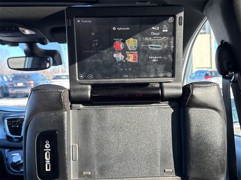 Used 2019 Chrysler Pacifica Touring-L Plus w/ Advanced Safetytec Group image 16