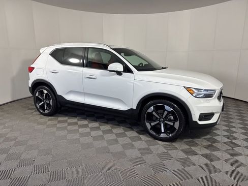 Used 2019 Volvo XC40 T5 Momentum AWD/4WD image 7