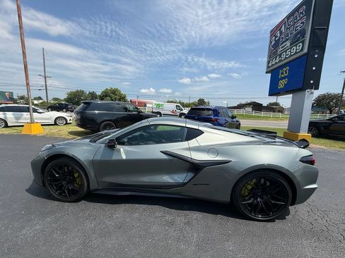 Used 2024 Chevrolet Corvette Z06 w/ Stealth Interior Trim Package RWD image 6