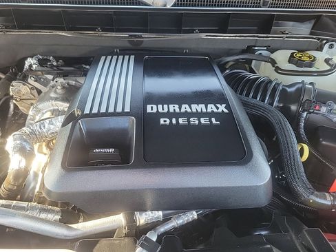 Used 2023 GMC Yukon XL Denali image 11