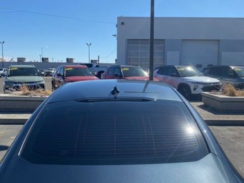 Used 2020 Chevrolet Malibu LT image 3