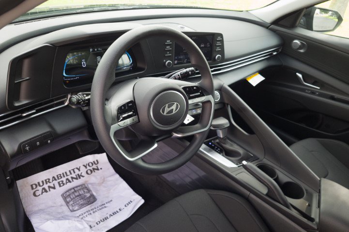 New 2026 Hyundai Elantra SE FWD image 11