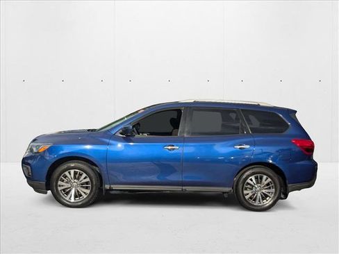 Used 2018 Nissan Pathfinder SV w/ Cargo Package image 9