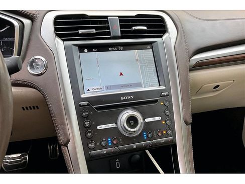 Used 2017 Ford Fusion Platinum FWD image 9