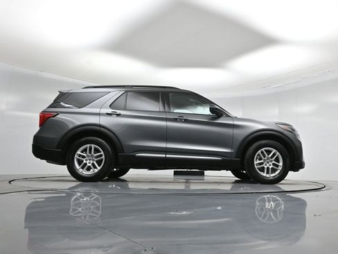 Used 2025 Ford Explorer Active image 46