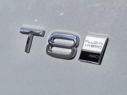 New 2026 Volvo XC90 T8 Plus w/ Protection Package Premier image 17