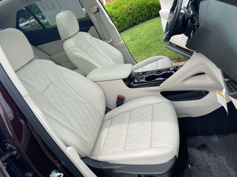 Used 2023 Buick Envision Avenir AWD/4WD image 35