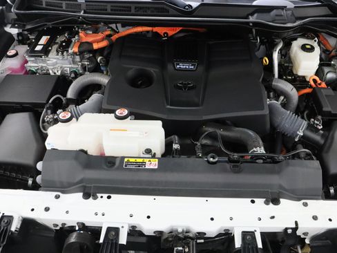 Used 2024 Toyota Tundra Limited image 42