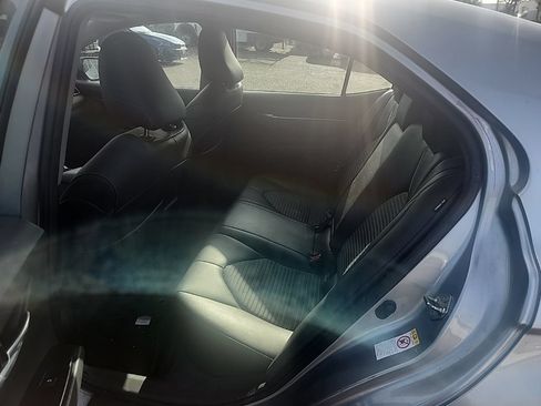 Used 2019 Toyota Camry SE w/ Carpet Mat Package FWD image 20
