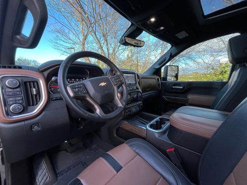 Used 2023 Chevrolet Silverado 2500 High Country w/ Z71 Off-Road Package AWD/4WD image 34