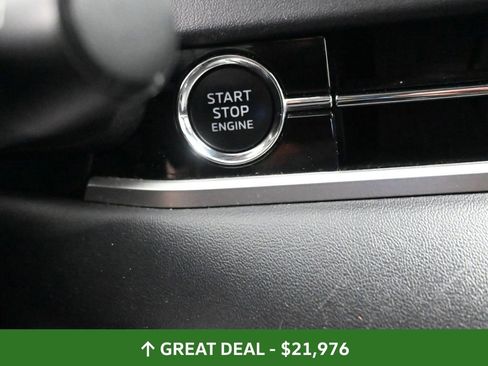 Used 2024 Mitsubishi Outlander SE image 42