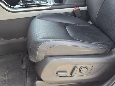 Used 2023 Kia Carnival SX Prestige FWD image 23