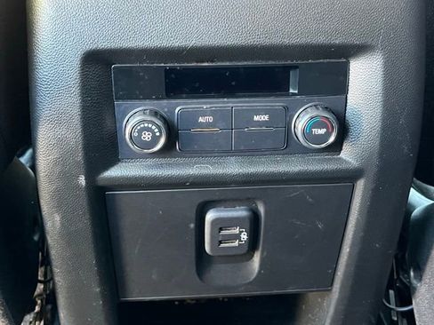 Used 2023 Chevrolet Traverse LT image 13