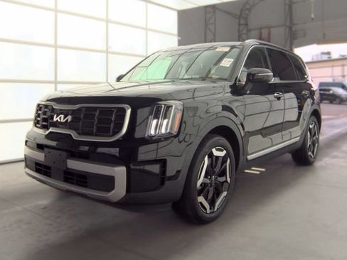 Used 2023 Kia Telluride S w/ S Sunroof Package FWD image 1
