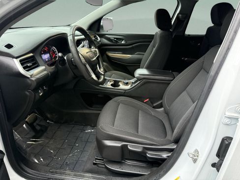 Used 2022 GMC Acadia SLE image 10