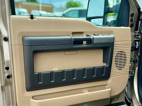 Used 2011 Ford F250 XLT w/ Snow Plow Prep Pkg AWD/4WD image 9