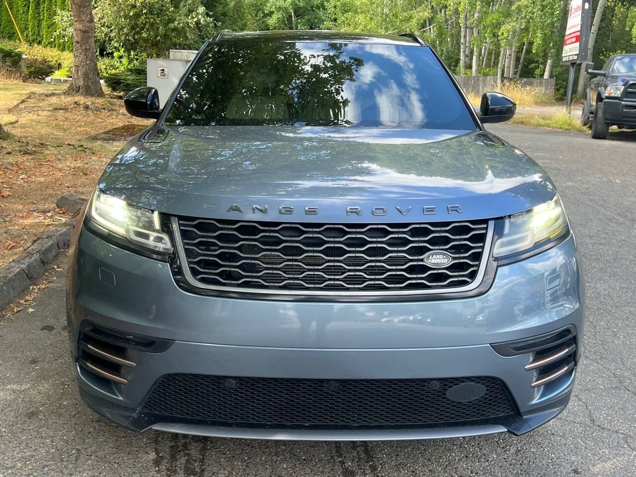 Used 2019 Land Rover Range Rover Velar R-Dynamic SE AWD/4WD image 8