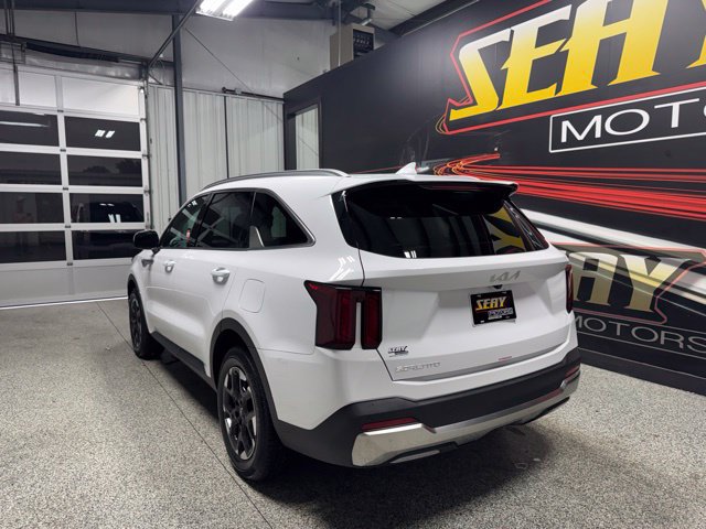 Used 2025 Kia Sorento S w/ Panoramic Sunroof Package FWD image 19