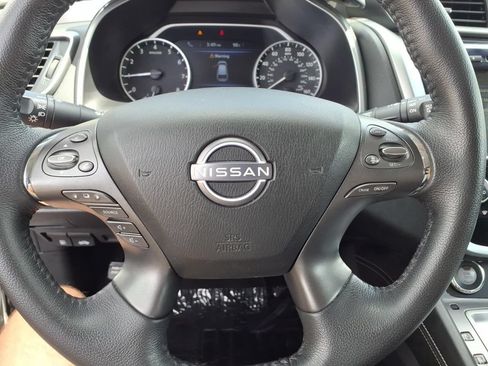 Used 2024 Nissan Murano SV AWD/4WD image 7