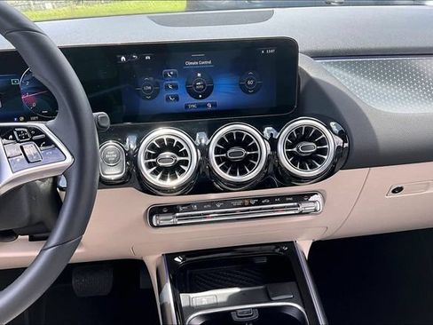 Used 2025 Mercedes-Benz GLA 250 image 6