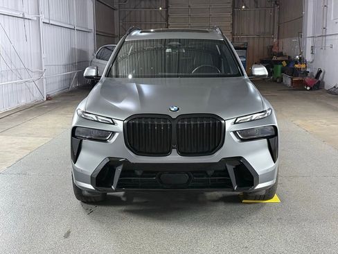 Used 2023 BMW X7 xDrive40i w/ M Sport Package AWD/4WD image 2