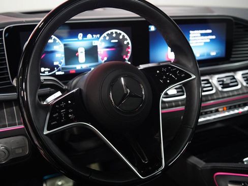 Used 2025 Mercedes-Benz Maybach GLS 600 4MATIC image 88