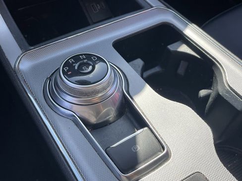 Used 2021 Ford Edge SEL w/ Convenience Package image 4