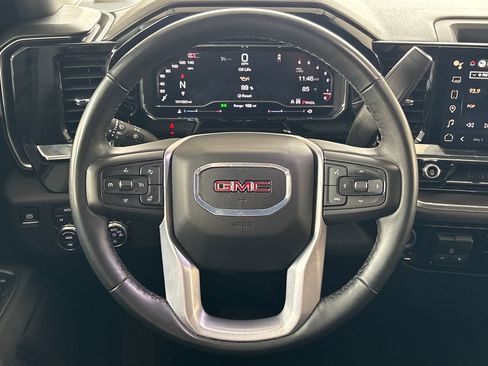 Used 2025 GMC Sierra 1500 SLT AWD/4WD image 17