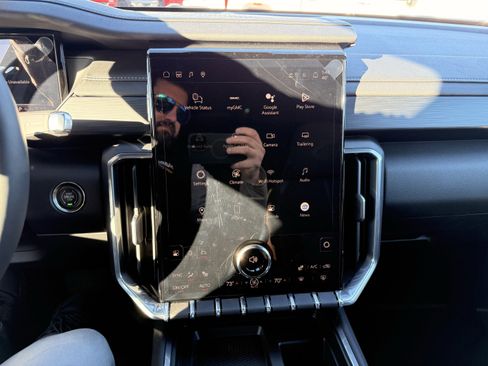 New 2026 GMC Acadia Elevation image 14