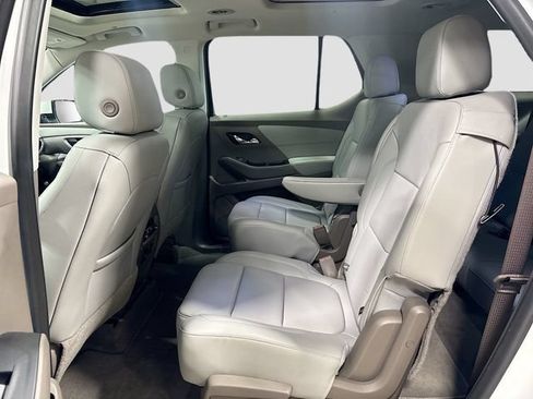 Used 2019 Chevrolet Traverse LT w/ LT Premium Package AWD/4WD image 19