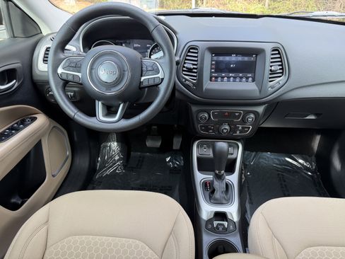 Used 2020 Jeep Compass Sport w/ Tech Group image 19