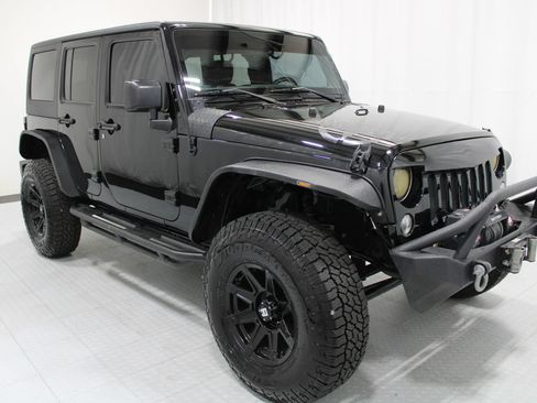 Used 2015 Jeep Wrangler Unlimited Sport w/ Quick Order Package 24S AWD/4WD image 4