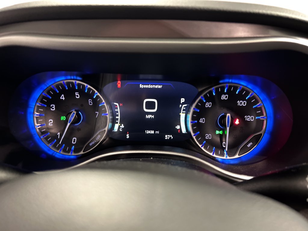 Used 2026 Chrysler Pacifica Select FWD image 16