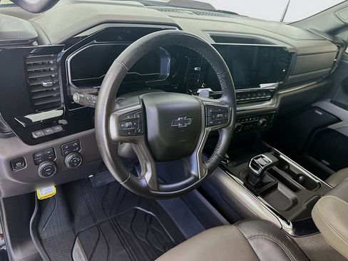 Used 2025 Chevrolet Silverado 1500 ZR2 w/ Technology Package AWD/4WD image 31