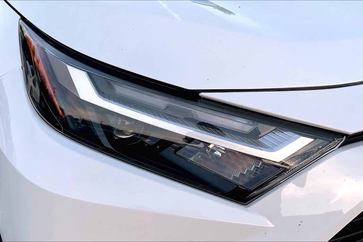 Used 2025 Toyota RAV4 XLE FWD image 27