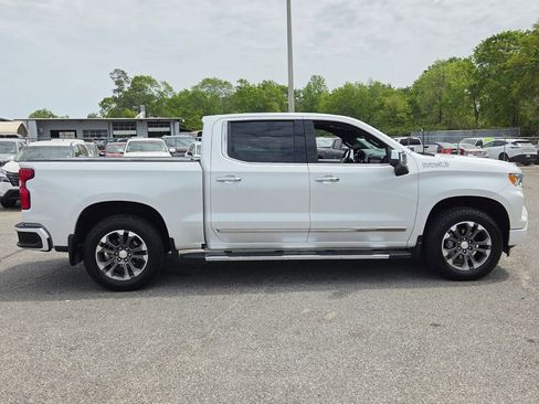 Certified 2022 Chevrolet Silverado 1500 High Country w/ Technology Package AWD/4WD image 11