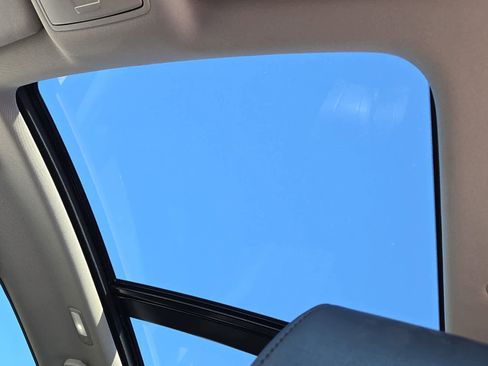 Used 2023 Acura MDX SH-AWD image 16