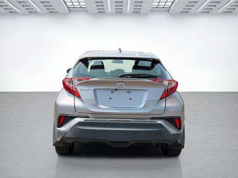 Used 2020 Toyota C-HR LE FWD image 6