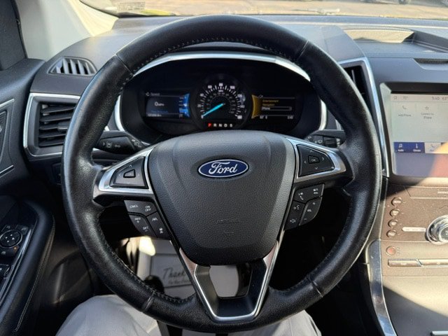 Used 2020 Ford Edge Titanium AWD/4WD image 11