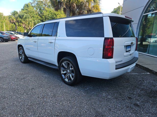 Used 2017 Chevrolet Suburban LT w/ Luxury Package RWD image 3