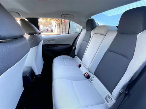 Used 2022 Toyota Corolla LE image 20