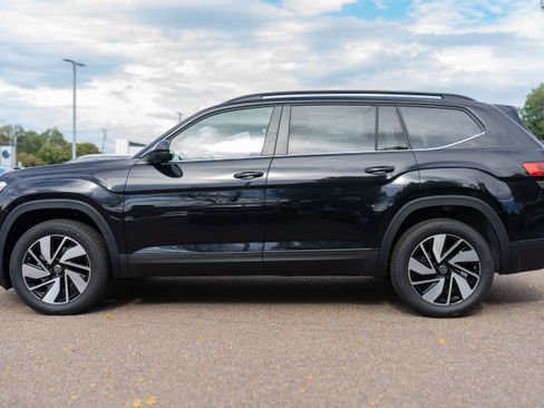New 2026 Volkswagen Atlas SE image 3