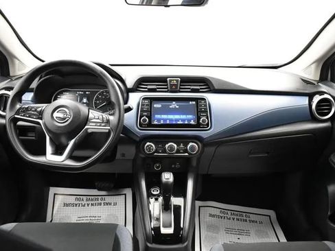 Used 2025 Nissan Versa SV FWD image 18