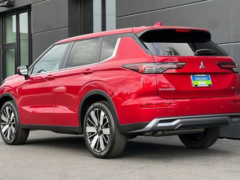 New 2026 Mitsubishi Outlander SE FWD image 7